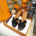 Miniatyrbilde 3 av 3: H Svart Brun Hvit Beige Gull Damesandaler Flate Komfortable Dame Slides Sandaler Mote Flate Sandaler for Kvinner Sommer svart 42 black 42