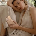Miniatyrbild 3 av 5: UNIQ-deksel Coehl Lumino iPhone 14 Plus 6.7 gull/champagnegull