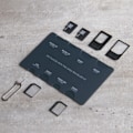 Miniatyrbild 3 av 5: Uniq Sim Adapter Traveler Kit 7-i-1 SIM-kortorganisator
