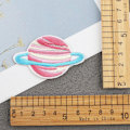 Miniatyrbilde 2 av 3: 40 STK Tilfeldig Assorterte Stiler Broderte Merker, Sy på/Stryke på Merker, Applikasjon for Klær Kjole Bukser Hatter Jeans, Søm Blomster Applikasjon DIY Acc
