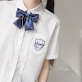 Miniatyrbilde 1 av 4: Uniform topp med korte ermer