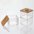 Miniatyrbillede 5 af 5: Makeup Organizer Akryl Bomuldsstand med Bambus Dæksel Bomuldspind Dispenser Badeværelsestilbehør Opbevaringsboks