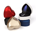 Miniatyrbillede 4 af 5: Elegant LED smykkeskrin i fløjl, gaveæske til halskæde, armbånd med LED-lys til smykkevisning, Valentinsdag, bryllup, forlovelse, sort