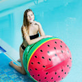 Miniatyrbild 3 av 5: 90cm uppblåsbar vattenmelon strandboll vuxen lek vattenboll spel för utomhusstrand-4