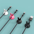 Pikkukuva 2 / 5: PCS/Kaapelin kääntäjä Luova Cartoon Rabbit Ear Shape Silikoninen itseliimautuva johdon järjestävä klipsi Työpöytä Pink