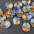 Miniatyrbild 4 av 5: Tumsten för ångest – 7 chakra helande kristall oval ficksten (regnbåge)
