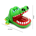 Miniatyrbild 2 av 6: Krokodil Slipning Tänder Barn Spel Bite Random Finger Roligt Spel