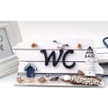 Miniatyrbild 2 av 2: Wc Husnummer Toalett Skylt Träskylt Väggskylt Väggdekoration