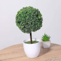 Miniatyrbild 5 av 5: Set med 2 små konstgjorda blomkrukor i form av en topiary, i vit keramik