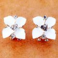 Pikkukuva 2 / 5: Earring tops studs Korean style flower White M
