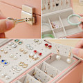 Miniatyrbillede 8 af 8: Smykkeskrin, Dobbeltlags PU læder opbevaringsæske til ringe øreringe armbånd halskæder smykkeorganisator gaveæske til piger kvinder Pink