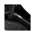 Miniatyrbillede 2 af 4: GUESS Sorthåndtaske til kvinder - Meridian Girlfriend Satchel 290821 svart