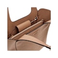 Pikkukuva 2 / 6: Olkalaukku - GUESS - Helina-Tote-laukku - Beige - 100% polyuretaani - Magneetti. beige