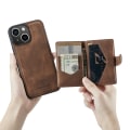 Miniatyrbild 1 av 11: iPhone 15- Läderplånboksfodral med magnetiskt hållare Brun