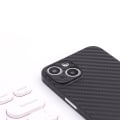Pikkukuva 7 / 11: iPhone 15 - eksklusiivinen Karbon-ulkonäkö Black