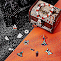 Miniatyrbillede 4 af 5: 1 Æske 24 stk. 12 Stilarter Halloween Charm Spøgelses Charm Bulk Gotisk Charm Græskar Spøgelse Kiste Kors Kranie Sort Flagermus Charm