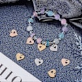 Miniatyrbillede 4 af 5: 18 stk. 3 farver hjerte med hjerte charm kærlighedsvedhæng rustfrit stål charm allergivenligt metal charm glat fladt vedhæng til DIY smykkefremstilling