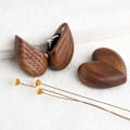 Miniatyrbillede 5 af 5: Træ Ringæske til Bryllupsceremoni, Små Hjerteformede Frieri Forlovelses Ringæsker til Bryllup Bryllups Ringæsker til Ceremoni (sort Valnød)