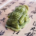 Miniatyrbillede 4 af 4: Feng Shui Jade Penge Frø Trebenet Rigdoms Frø Eller Penge Tudse Statue Bil Instrumentbræt Dekorationer Tiltrækker Rigdom Og Held