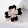 Miniatyrbillede 2 af 5: Broche Pins Heldige Firkløver Guldblad Rhinestone Krystal Valentinsblomst Reversbrocher Til Kvinder Piger Mode Smykker Gave