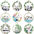Miniatyrbillede 1 af 5: 1 Æske 18 stk. 9 Stilarter Panda Charms Bulk Søde Dyre Charms Legering Mønt Emalje Guld Mini Pandaer Bambus Flad Bagside Dyr Bjørn Charm