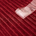 Miniatyrbillede 4 af 5: 150x200cm Bourgogne Plaid Tæppe Flanel Velvet Sofa Soveværelse Sofa Kan Bruges I 4 Sæsoner 1 Stykke Blød Fleece Pels Blød Og Varm Baby Tynd Gardin