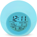 Miniatyrbild 1 av 5: Barnens digitala väckarklocka, 7 färger ändras, snooze-funktion, 8 ringsignaler, 12/24 timmar, en-tryck-kontroll, inomhustemperaturvisning