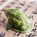 Miniatyrbillede 3 af 4: Feng Shui Jade Penge Frø Trebenet Rigdoms Frø Eller Penge Tudse Statue Bil Instrumentbræt Dekorationer Tiltrækker Rigdom Og Held