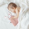 Pikkukuva 3 / 5: Vauvan Turvalelu, Puuvillamusliini Vauvalle, Pehmeä Ja Hengittävä Vauvalahja, Sopii Pojille Ja Tytöille Style 2
