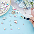 Miniatyrbillede 3 af 5: 94 stk. Spidsryggede Rhinestones 6 Størrelser Glas Rhinestones Ædelstene Klar AB Farve Dråbeformede Juveler Udsmykninger med Sølvbelagte Bagside Krystalsten til