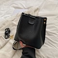Miniatyrbild 5 av 5: Fashion Läder Väska Ny Joker Axelväska Mode Retro Hög Sense Slung Hink Väska black