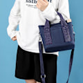 Miniatyrbillede 5 af 5: Canvas tote taske til kvinder, canvas håndtaske med flere indvendige lommer, lynlåslukning med vedhæng, ensfarvet Crossbody Khaki