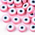 Pikkukuva 1 / 4: 50 kpl käsintehtyjä polymeerisavihelmiä, litteitä pyöreitä, paha silmä, vaaleanpunainen, 10,5~12,5x3,5~4,5 mm, reiän koko: 1,5 mm
