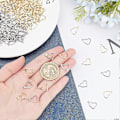Miniatyrbild 5 av 5: 100 st Guld- och rostfritt stål färg Hjärta Berlock Hypoallergena Metallberlocker Rostfria Stål Hängen Set Berlock 1mm Litet Hål för Smyckestillverkning 10m