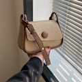 Miniatyrbillede 3 af 5: Ny Trend Mode Simpel Skuldertaske Fritid Pendler Kunstlæder Skuldertaske Dark khaki