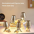 Miniatyrbilde 4 av 5: Gull Dekorativ Tenker Statue LED Skrivebordslampe
