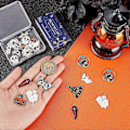 Miniatyrbillede 3 af 5: 1 Æske 24 stk. 12 Stilarter Halloween Charm Spøgelses Charm Bulk Gotisk Charm Græskar Spøgelse Kiste Kors Kranie Sort Flagermus Charm