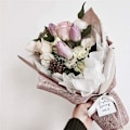 Miniatyrbild 2 av 4: Rulle med linneblomsteromslagspapper, blombukettomslag, 19,7 tum x 5 yards (c)