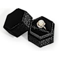 Miniatyrbild 1 av 5: Hexagon Sammet Ring Box Enstaka Ring Display Hållare Elegant Smycken Förvaringslåda Present Till Förslag Förlovning Bröllopsdag Födelsedag Ceremoni (svart)