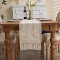 Miniatyrbilde 4 av 5: Boho Bordløper For Hjemmeinnredning, Rustikk Bordløper i Gårdshusstil Med Dusker Grey 33x160m