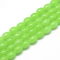 Pikkukuva 1 / 2: 1 Säie Maalatut Lashelmet Soikea Jäljitelmä Jade Limenvihreä 8~8.5x6~6.5mm Reikä: 1.5mm noin 96kpl/säie 81.8 cm