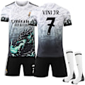Pikkukuva 1 / 2: 2024-2025 Real Madrid Lasten Aikuisten Erikoispainos Jalkapallopaita Sukkien Kanssa No.7 VINI JR 18