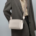 Miniatyrbild 1 av 11: Crossbody-väska för kvinnor Klassisk axelremsväska med brett band Crossbody-väska med dragkedja Beige