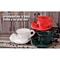 Miniatyrbillede 1 af 2: 2024 Tekop og underkop sæt Keramisk kyssepar kaffekrus sæt med ske ansigt kaffekop Unik tekop og underkop Valentinsdag julekreati only a spoon No Cup