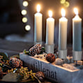 Pikkukuva 3 / 5: Adventtiseppeleen kynttilänjalka, retrohopea adventtikynttilänjalka, metallinen kynttilänjalka, 4 kpl pakkaus, adventtiseppeleeseen, joulukynttilälevy ja piikki