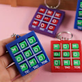 Pikkukuva 2 / 5: Tic Tac Toe Mini -avainperä lapsille Decompression Xo -peli Juhlapuolueet Goody Bag -täyteaineet Luovat lahjat Red