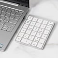Miniatyrbild 1 av 2: N970 Pro Uppladdningsbart Bluetooth Numeriskt Tangentbord 28-tangenter Lättvikts aluminiumlegering Externt tangentbord Universal Tangentbord Vit