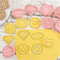 Miniatyrbillede 3 af 5: 8-pak Spiderman Superman Q-version Cookie Cutters Sød superhelte-kiksform Kagefondant bagning gør-det-selv dessertformværktøj