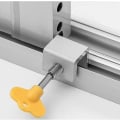 Miniatyrbilde 5 av 5: Skyvedørslåser 4 stk. Skyvedørstopper Justerbar vinduslås Justerbar skyvedørstopper Aluminiumslegering Skyvedørslås Vindusek.