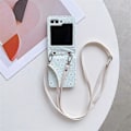 Miniatyrbilde 1 av 5: Etui til Samsung Galaxy Z Flip 6, justerbar skrå stropp, stilig lite blomsteretui, sammenleggbart etui light green